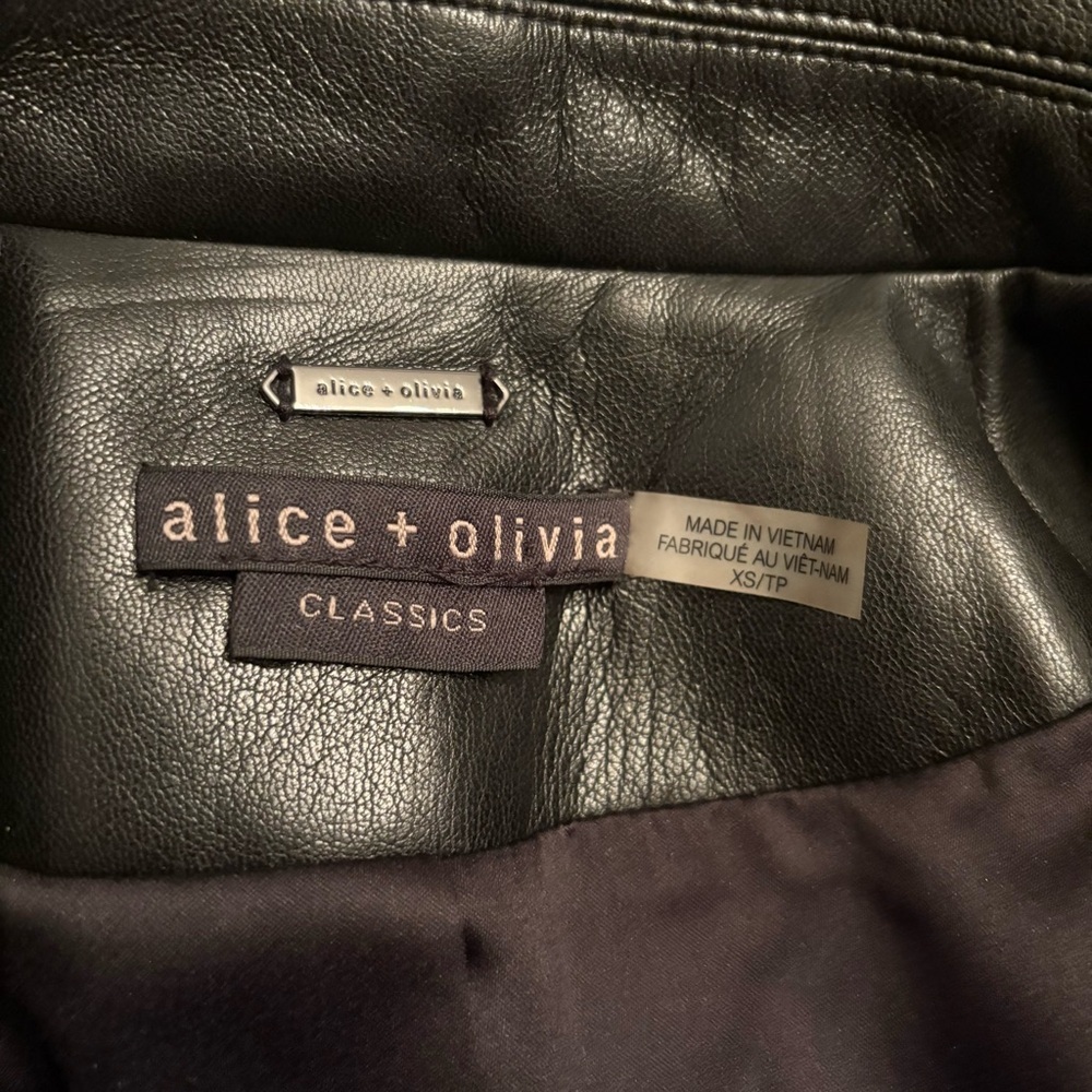 Alice + Olivia Denny Vegan Blazer black notch collar - Picture 9 of 16